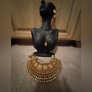 Luxurious Kundan South Indian Hard choker Style HEAVY Bridal Set